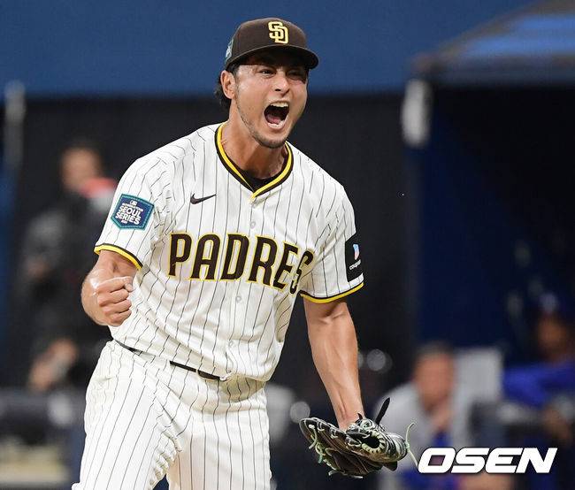 [OSEN=고척돔, 지형준 기자] 20일 오후 서울 고척스카이돔에서&nbsp;‘MLB 월드투어 서울 시리즈’&nbsp;LA 다저스와 샌디에이고 파드리스의 경기가 열렸다. 3회초 2사 만루 샌디에이고 다르빗슈가 LA 먼시를 삼진으로 잡으며 포효하고 있다. 2024.03.20 /jpnews@osen.co.kr