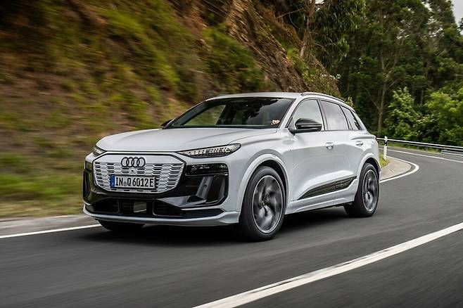 더 뉴 아우디 Q6 e 트론