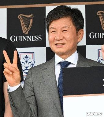 미소짓는 정몽규