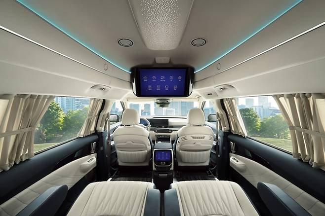 VIP용으로 컨버전된 카니발 [사진출처=노블클라쎄]