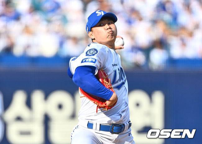 [OSEN=대구, 이석우 기자] 23일 대구삼성라이온즈파크에서 2025 신한 SOL 뱅크 KBO 리그 삼성 라이온즈와 키움 히어로즈의 경기가 열렸다. 홈팀 삼성은 백정현이, 방문팀 키움은 하영민이 선발 출전했다. 삼성 라이온즈 배찬승이 역투하고 있다. 2025.03.23 / foto0307@osen.co.kr