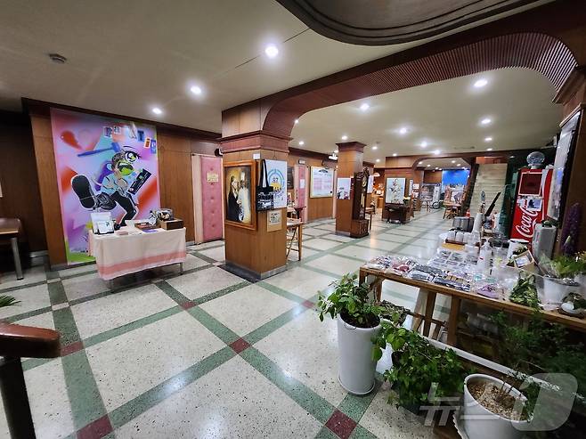 광주 동구 충장로에 위치한 국내에서 가장 오래된 단관극장인 '광주극장'. 최근 넷플릭스 인기 드라마 '폭싹 속았수다'에서 금명(아이유)이 매표 아르바이트를 하는 '깐느극장' 내부로 등장했다. (광주 동구 제공. 재판매 및 DB 금지)