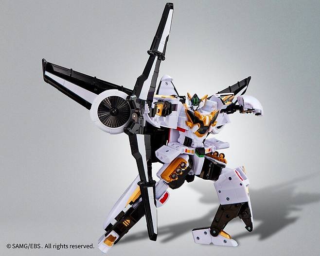 1958ec119dd43328.jpg 요즘 국내 로봇 장난감 퀄리티.