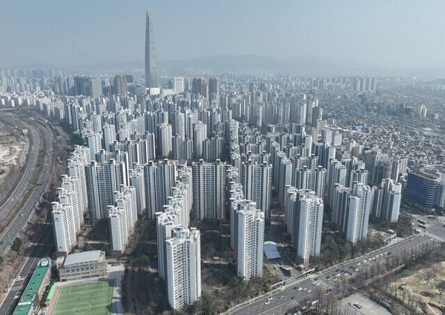 지난 23일 서울 송파구 일대 아파트 단지 모습. 연합뉴스