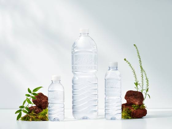 대한민국 먹는 샘물 1등 브랜드 제주삼다수. [사진 각사]