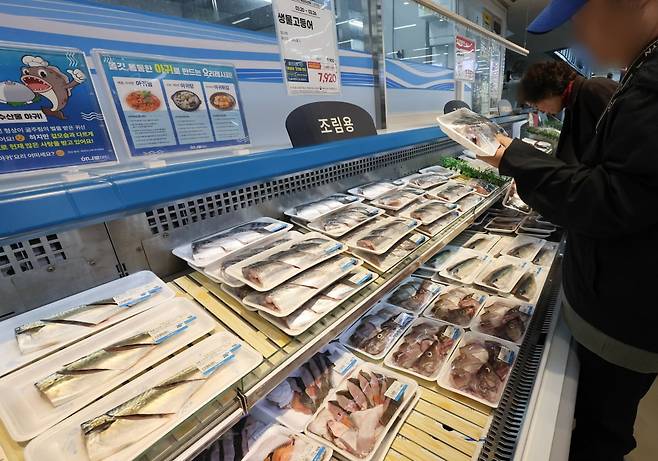 지난 23일 서울 시내의 한 대형마트 수산물 코너. 사진=뉴스1
