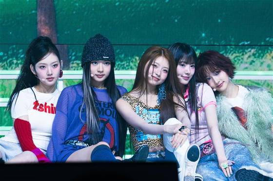 Members of newly-debuted girl group KiiiKiii perform the group's song ″I Do Me″ during a showcase held on March 24 at the Bluesquare Mastercard Hall music venue in central Seoul. [DANIELA GONZALEZ PEREZ]