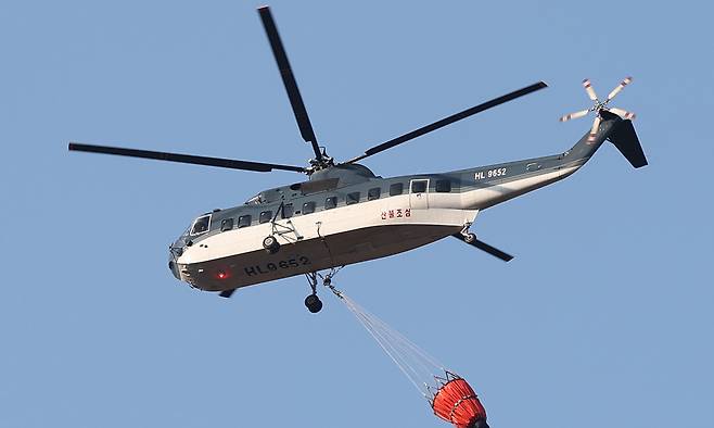 산불 진화 헬기. 연합뉴스