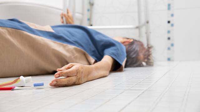 고령자의 가정 내 안전사고가 가장 많이 발생하는 곳은 '욕실'이다｜출처: 게티이미지뱅크