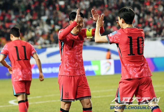 25일 수원월드컵경기장 열린 2026 FIFA 북중미 월드컵 아시아지역 3차 예선 대한민국과 요르단의 경기. 이재성이 선취골을 넣은 뒤 환호하고 있다. 수원=박재만 기자 pjm@sportschosun.com/2025.03.25/