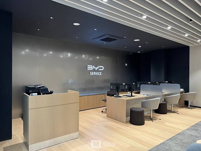 BYD&nbsp;Auto&nbsp;수원&nbsp;서비스센터 리셉션 및 상담 공간