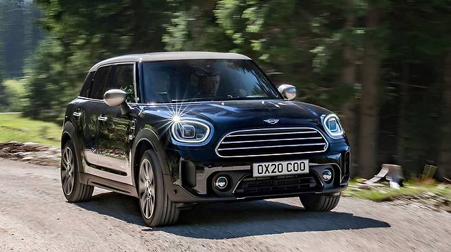 2세대 MINI 컨트리맨 / 출처=MINI