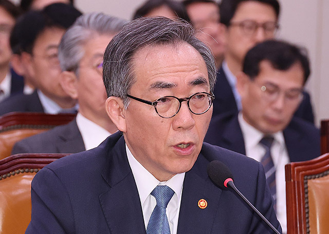 ▲ 조태열 외교부 장관이 24일 국회 외교통일위원회 미 에너지부 민감국가 지정 긴급 현안보고에서 의원들의 질문에 답하고 있다. ⓒ연합뉴스