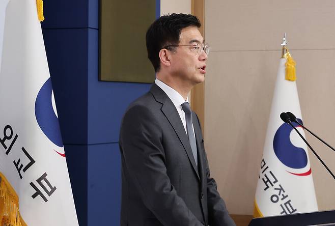이재웅 외교부 대변인이 25일 서울 종로구 정부서울청사 별관에서 정례브리핑을 하고 있다. ⓒ연합뉴스