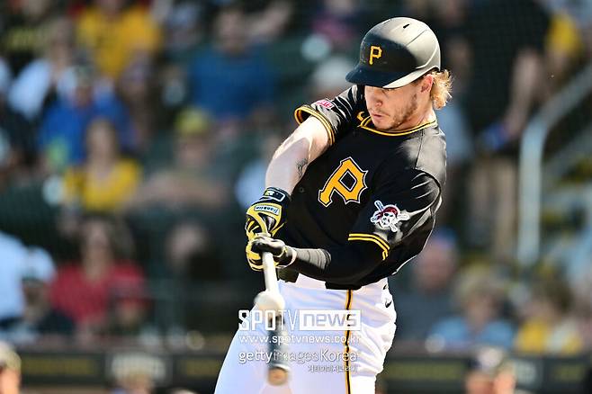 ▲ 피츠버그 외야수 잭 스윈스키. 2023시즌 피츠버그에서 가장 잘 치는 타자였지만 지난 시즌엔 부진으로 마이너리그에서 시즌을 마감했다. 이번 스프링캠프에서 배지환과 함께 네 번째 외야수 자리를 놓고 자리 다툼을 벌였다.