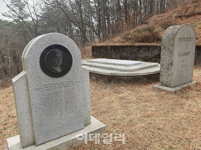 사애리시 선교사 묘비(사진=김현식 기자)