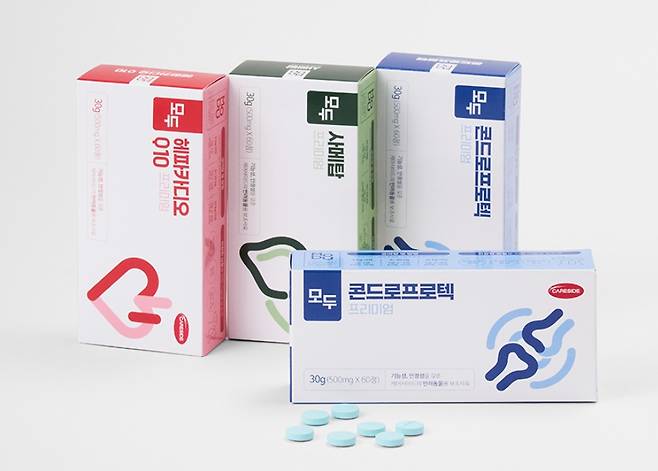 동물용 의약품 전문 기업 케어사이드가 전 연령대의 반려동물이 급여할 수 있는 보조제 '모두 프리미엄' 3종을 출시했다. (케어사이드 제공) ⓒ 뉴스1