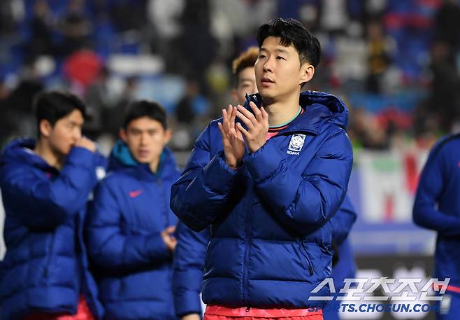 25일 수원월드컵경기장 열린 2026 FIFA 북중미 월드컵 아시아지역 3차 예선 대한민국과 요르단의 경기. 1대1 무승부로 끝나자 손흥민이 아쉬워하고 있다. 수원=박재만 기자 pjm@sportschosun.com/2025.03.25/