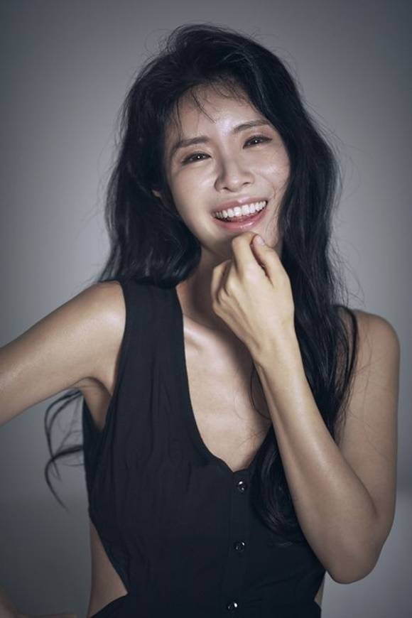 2017년 재혼한 가수 박기영이 5년여 만인 2022년 이혼했다. /에스피케이엔터