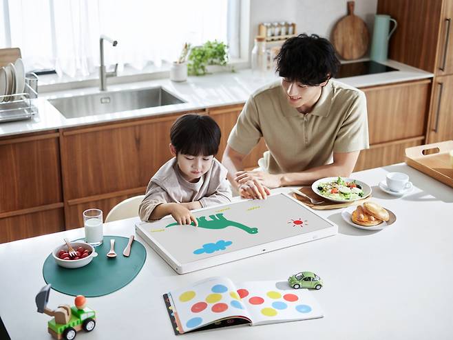 출시 30분 만에 완판을 기록한 LG전자의 흥행작 '스탠바이미 2'.