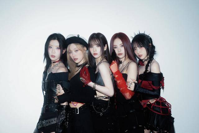 그룹 아르테미스(ARTMS)가 모드하우스와 동행을 이어간다. 모드하우스 제공