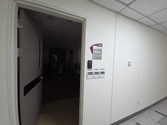 지난 24일 오후 고려대 의과대학의 한 강의실이 불 꺼진 채 텅 비어 있다. 이후연 기자