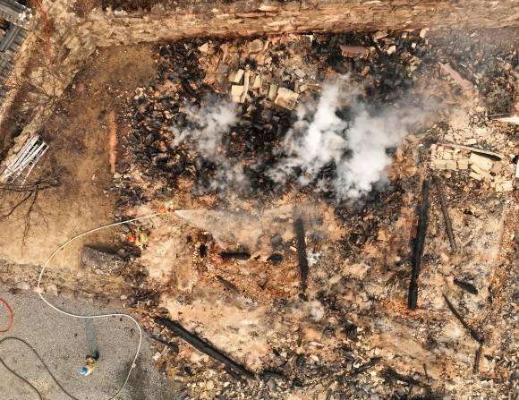 화마가 휩쓸고 간 고운사 - 26일 경북 의성군 단촌면 고운사 가운루를 비롯한 건물들이 전날 번진 산불에 모두 불에 타 흔적만 남아 있다. 이번 화재로 국가 지정 문화유산 보물로 지정된 가운루와 연수전 등이 소실됐다. 2025.3.26 연합뉴스