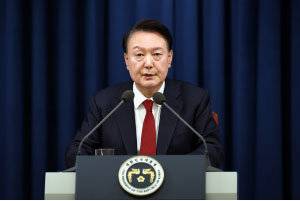 윤석열 대통령이 2024년 12월 3일 비상계엄을 선포하고 있다. 대통령실