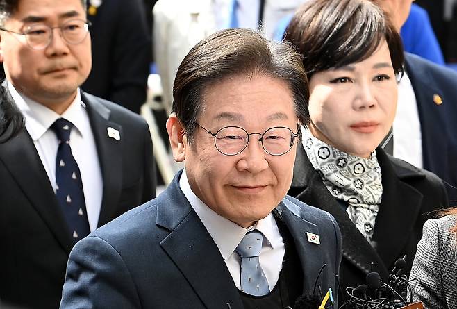 더불어민주당 이재명 대표가 3월26일 서울 서초구 서울고등법원에서 열린 공직선거법 위반 혐의 2심 선고 공판에 출석하고 있다. ⓒ사진공동취재단