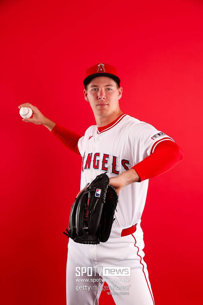 ▲ 라이언 존슨은 2024년 메이저리그 신인 드래프트 전체 74순위로 LA에인절스 유니폼을 입었다. 이 지명권은 오타니 쇼헤이와 연관이 있다. 오타니는 2023년 시즌을 마치고 LA에인절스 퀄리파잉 오퍼를 거절한 뒤 다저스와 10년 총액 7억 달러(약 1조257억원)에 계약했다. LA에인절스는 이에 따른 보상으로 얻은 지명권을 존슨에게 활용했다.