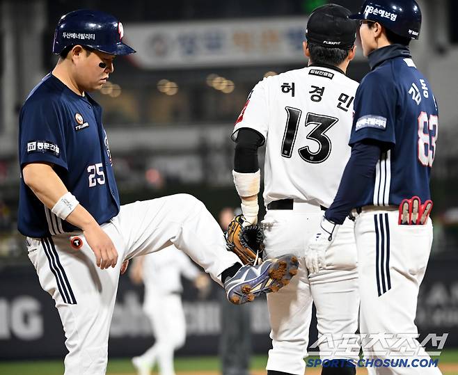 네가 감히 날 속여? 빈 글러브 태그를 당한 양의지의 엉덩이 찜질