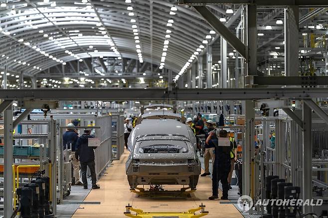 HMGMA에서&nbsp;아이오닉&nbsp;5가&nbsp;생산되는&nbsp;모습 (현대차그룹)