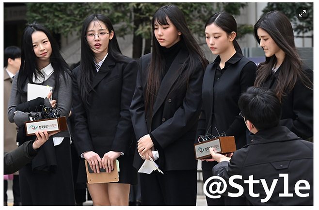 image.png 법까지 넘어선 생떼…혁명 투사에 빙의된 뉴진스의 무리수