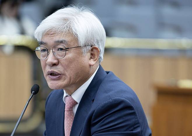 마은혁 헌법재판소 재판관 후보자가 지난해 12월 23일 오전 서울 여의도 국회에서 열린 헌법재판소 재판관 선출안 심사를 위한 인사청문회에서 의원 질의에 답변하고 있다. /사진=뉴스1