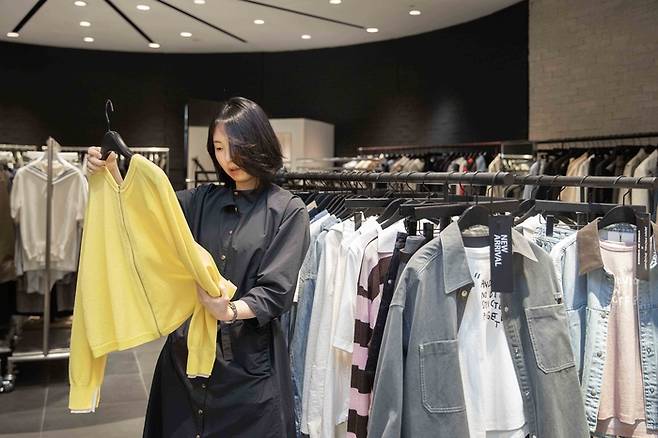 신세계백화점, 2025 봄 정기세일 ‘신백멤버스페스타’ 돌입.[사진제공=신세계백화점]