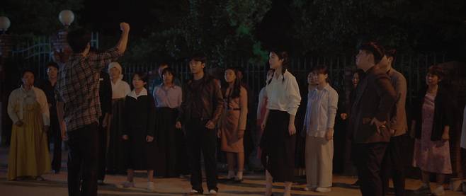 제작: ㈜레드파노라마 | 배급: THE 픽쳐스 | 공동배급: ㈜빅브라더스