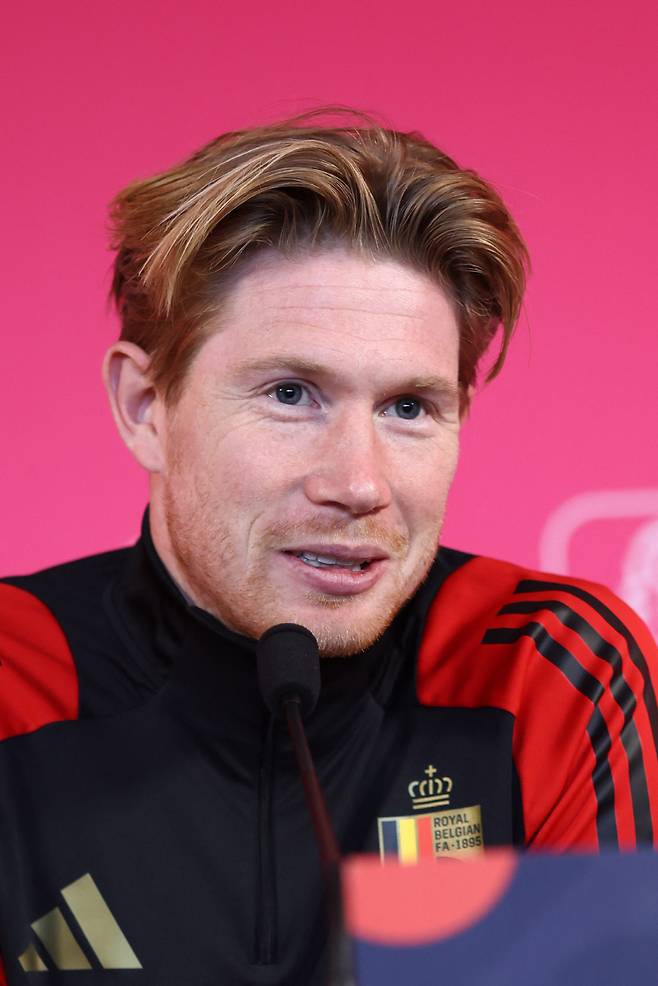 잉글랜드 프리미어리그(EPL)의 한 시대를 대표하는 손흥민과 케빈 더브라위너가 오랜 기간 함께한 자신의 팀과 이별을 앞두고 있다. 영국 TBR풋볼은 27일(한국시각) '축구에서 한 시대를 대표하는 레전드 선수를 떠나보내는 것은 결코 쉬운 일이 아니다'라며 손흥민과 토트넘의 이별이 다가왔음을 전했다. <저작권자 ⓒ 연합뉴스. 무단 전재 재배포 금지, AI 학습 및 활용 금지>