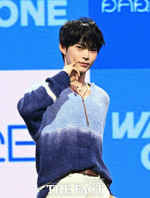 그룹 제로베이스원 성한빈이 '월드 오브 스트릿 우먼 파이터' MC로 출연한다. /더팩트 DB