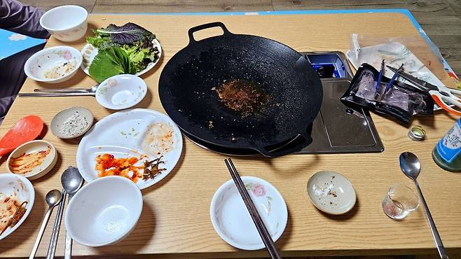 20250327_214907.jpg 한우구이에 두릅 해서 한잔