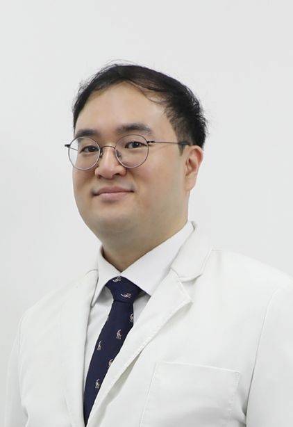 최윤효 원장(바른세상병원 수족부센터 / 정형외과 전문의)