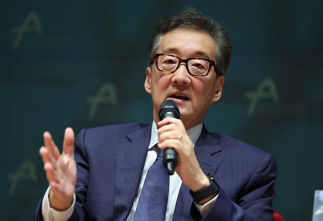 지난해 10월17일 오전 서울 종로구 아산정책연구원에서 열린 \'한국-나토(NATO·북대서양조약기구) 협력: 실질적 협력을 향해\'를 주제로 한 외교·안보 포럼에서 빅터 차 미국 전략국제문제연구소 한국 석좌가 발언하고 있다. 연합뉴스