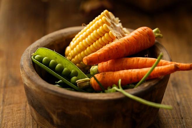 채소 조리 시 영양소를 보존하는 가장 좋은 방법은 전자레인지로 조리하는 것이다./사진=게티이미지뱅크