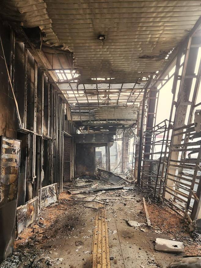 전소된 청송휴게소 내부 (사진=온라인 커뮤니티)