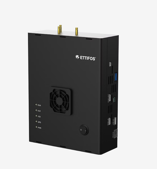 에피포스가 개발한 5G-V2X 사이드링크 플랫폼. [사진 제공=에티포스]