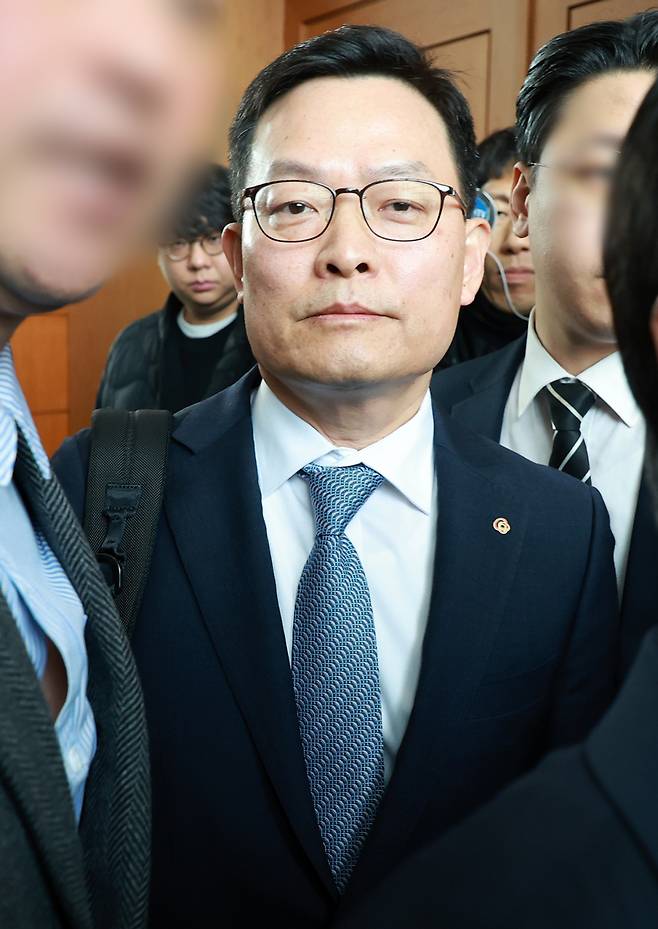 손재일 한화에어로스페이스 사업부문 대표이사가 지난 25일 경기 성남시 성남상공회의소에서 열린 제48기 정기 주주총회가 끝난 뒤 주총장을 빠져나가고 있다. /사진=뉴스1