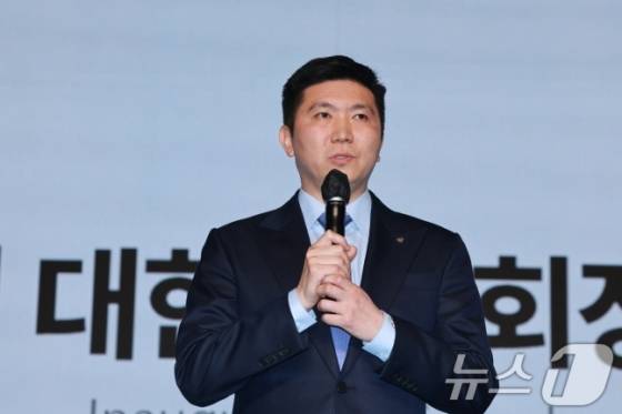 유승민 제42대 대한체육회장이 27일 서울 용산구 그랜드 하얏트 호텔에서 열린 취임식에서 취임사를 하고 있다. /사진=뉴스1