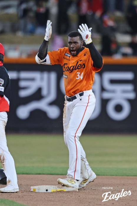 적시타 친 플로리얼 [한화 이글스 제공. 재배포 및 DB 금지]