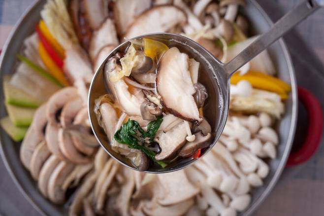 버섯에는 페놀 화합물을 비롯한 항산화 물질이 들어있어 염증을 퇴치하는 데 도움이 된다. [사진=클립아트코리아]