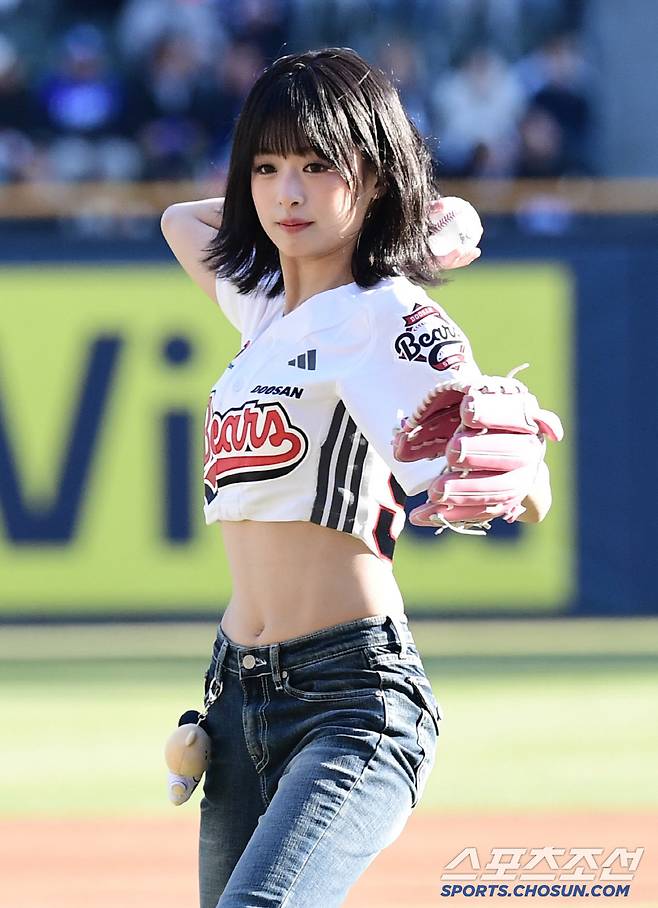 걸그룹 베이비몬스터 시구 아현.