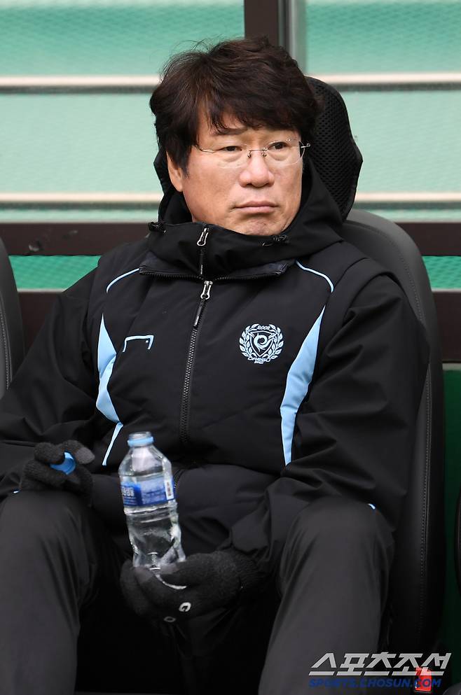 K리그1 FC서울과 대구FC의 경기가 29일 서울월드컵경기장에서 열렸다. 대구 박창현 감독이 경기를 지켜보고 있다. 상암=박재만 기자pjm@sportschosun.com/2025.03.29/